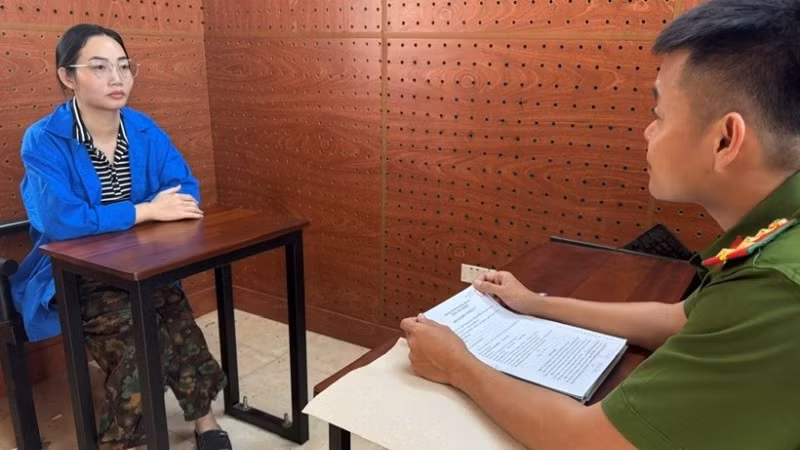 Đối tượng Nguyễn Thị Nhàn tại cơ quan Công an.