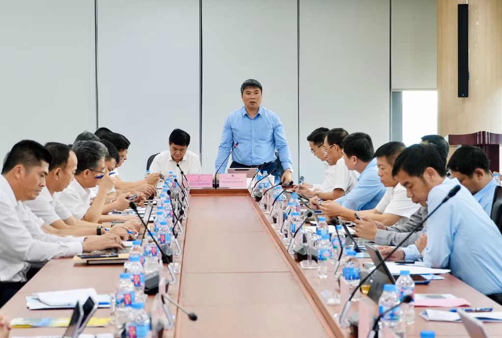 Lãnh đạo TKV đề nghị ngành Điện tiếp tục triển khai đầu tư xây dựng các dự án lưới điện theo Quy hoạch điện VIII, đảm bảo cấp điện an toàn, ổn định, liên tục cho các phụ tải ngành Than.