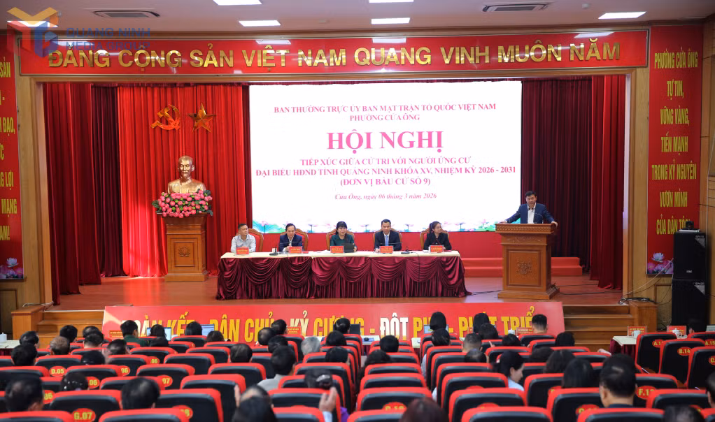 Quang cảnh hội nghị tiếp xúc giữa cử tri với người ứng cử đại biểu HĐND tỉnh khóa XV, nhiệm kỳ 2026–2031 tại đơn vị bầu cử số 9.