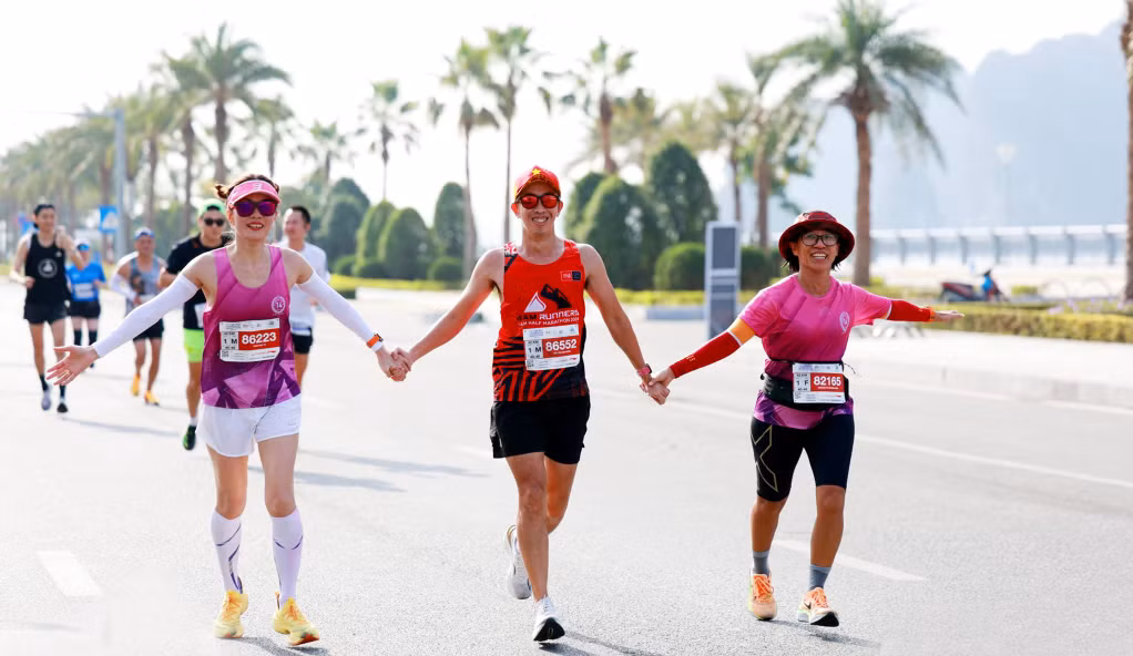 tham gia Giải chạy Marathon Quốc tế Di sản Hạ Long (Halong Bay Heritage Marathon) năm 2024.