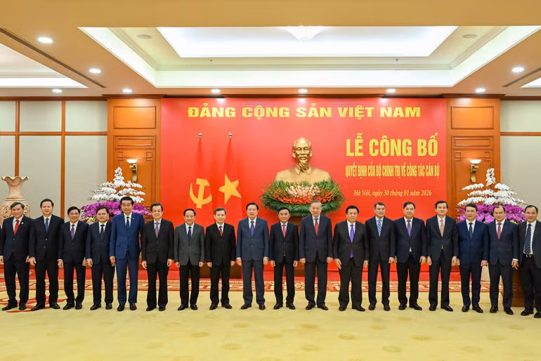 Tổng Bí thư Tô Lâm và các đồng chí lãnh đạo Đảng và các đại biểu tại buổi lễ.(Ảnh: DUY LINH)