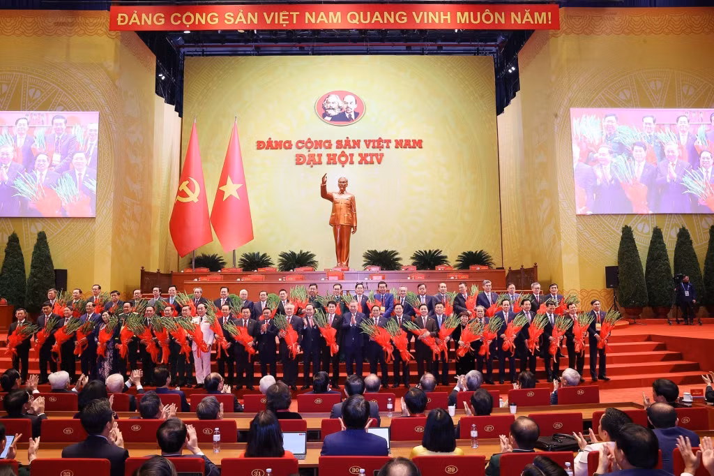 Tổng Bí thư Tô Lâm cùng các đồng chí lãnh đạo chủ chốt tri ân các đồng chí Ủy viên Ban Chấp hành Trung ương Đảng khóa XIII không tái cử.
