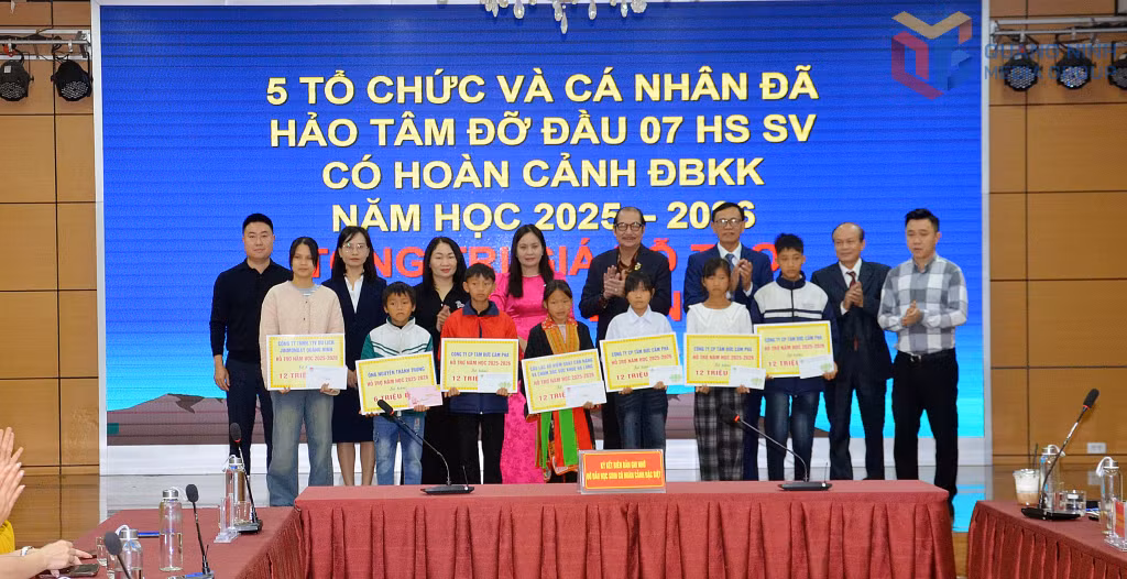 Hội Bảo trợ NKT-TMC tỉnh đã kết nối phối hợp 5 tổ chức và cá nhân hảo tâm nhận đỡ đầu cho 7 học sinh, sinh viên có hoàn cảnh đặc biệt khó khăn năm học 2025-2026.