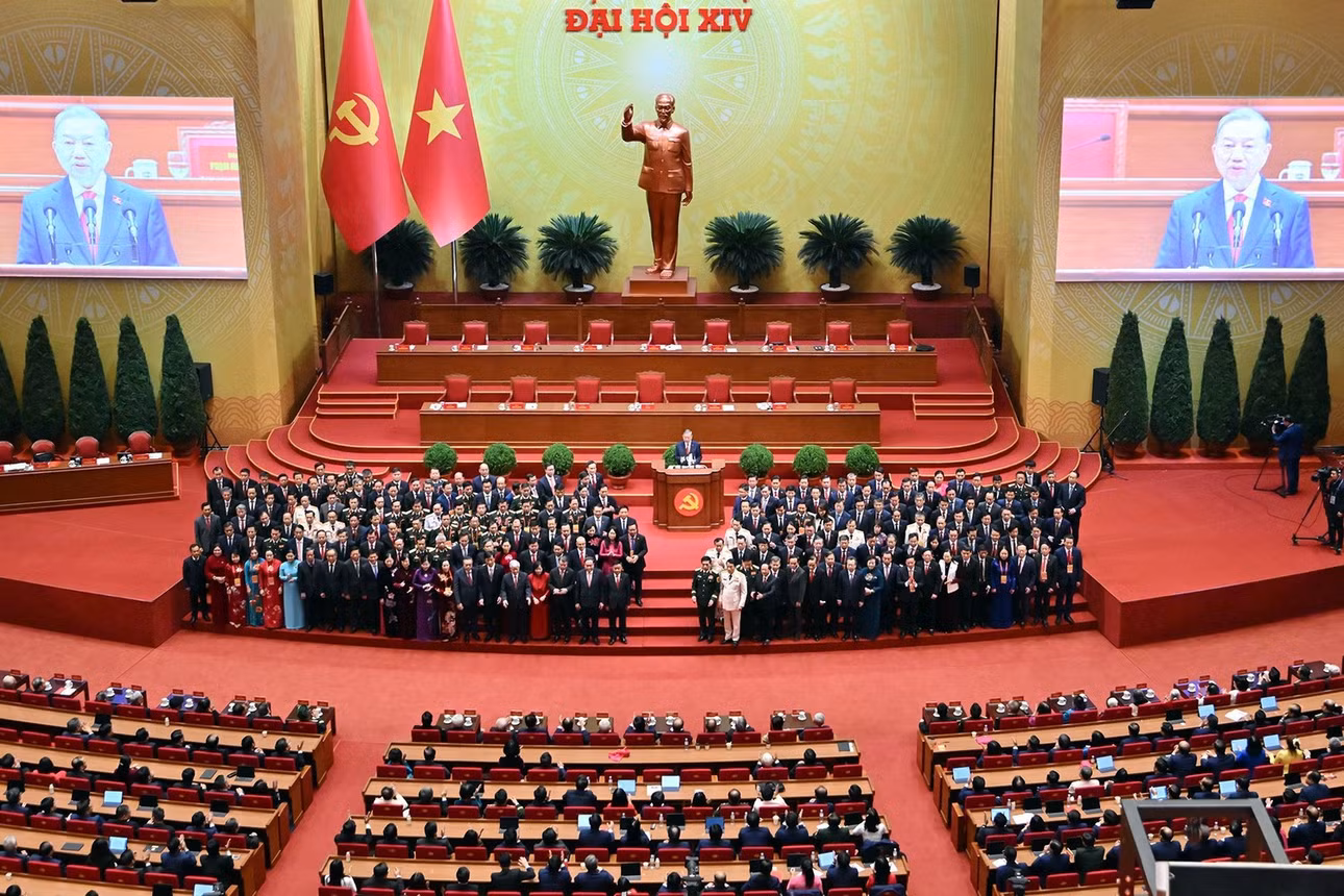 Ban Chấp hành Trung ương Đảng khóa XIV ra mắt Đại hội.