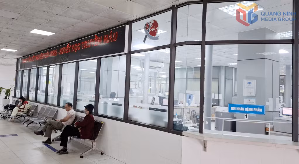 Khoa Huyết học – Truyền máu, Bệnh viện Đa khoa tỉnh được trang bị đầy đủ điều kiện để tiếp nhận, xử lý và lưu trữ máu phục vụ công tác điều trị cho người bệnh.