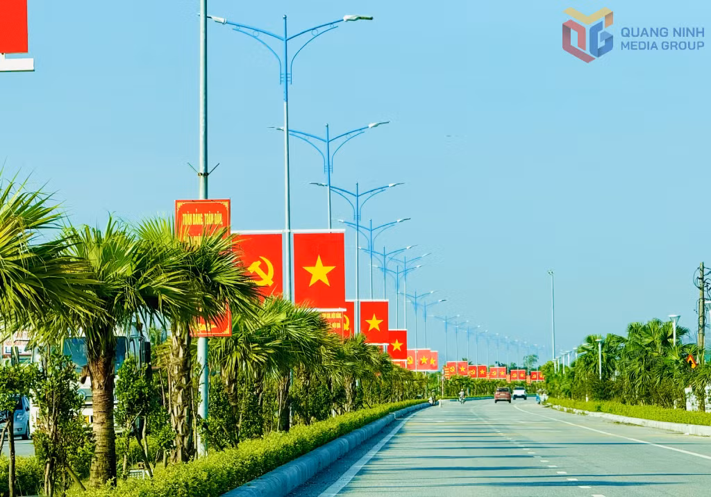 Hạ tầng giao thông kết nối trong đặc khu Vân Đồn ngày được đầu tư đồng bộ. Ảnh: Mạnh Trường