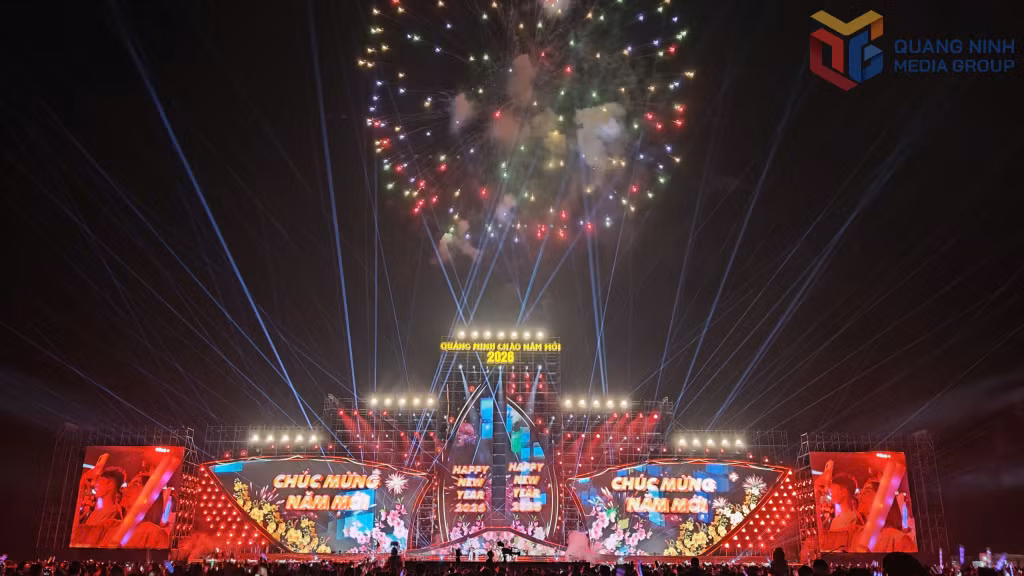 50.000 người dân và du khách đã cùng nhau hoà trong một không gian âm nhạc bùng nổ cảm xúc cùng concert countdown 2026 "Quảng Ninh - Chào năm mới 2026". Ảnh: Minh Hà