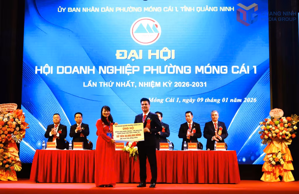 Hội Doanh nghiệp phường Móng Cái 1 ủng hộ đồng bào miền Trung - Tây Nguyên khắc phục hậu quả thiên tai với số tiền 30 triệu đồng.