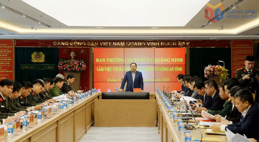 Quang cảnh buổi làm việc.