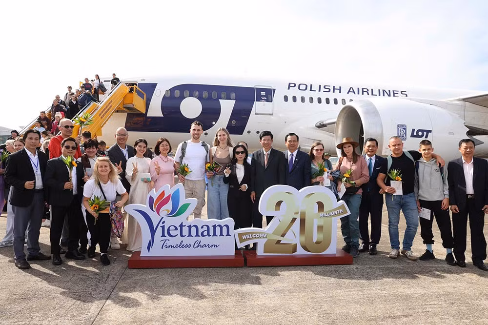 Sự kiện đón vị khách quốc tế thứ 20 triệu trong năm 2025 là cột mốc lịch sử của ngành Du lịch Việt Nam. Ảnh: Cục Du lịch Quốc gia Việt Nam