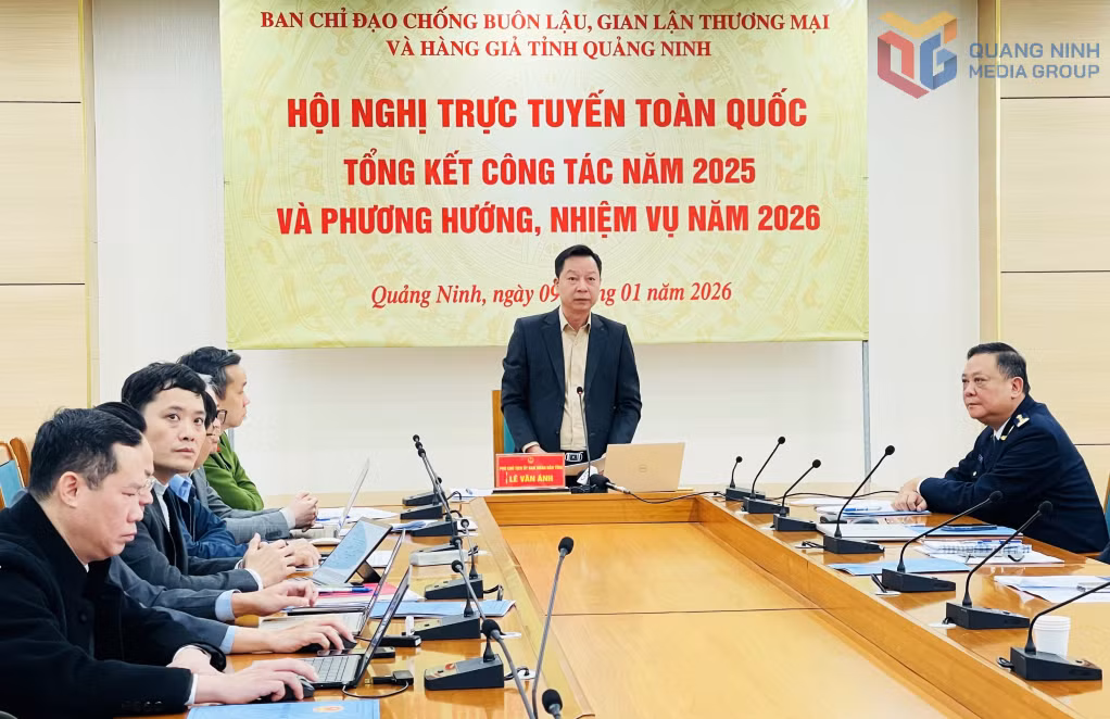 đồng chí Lê Văn Ánh Phó chủ tịch UBND tỉnh, Phó trưởng Ban chỉ đạo 389 tỉnh phát biểu tại hội nghị.