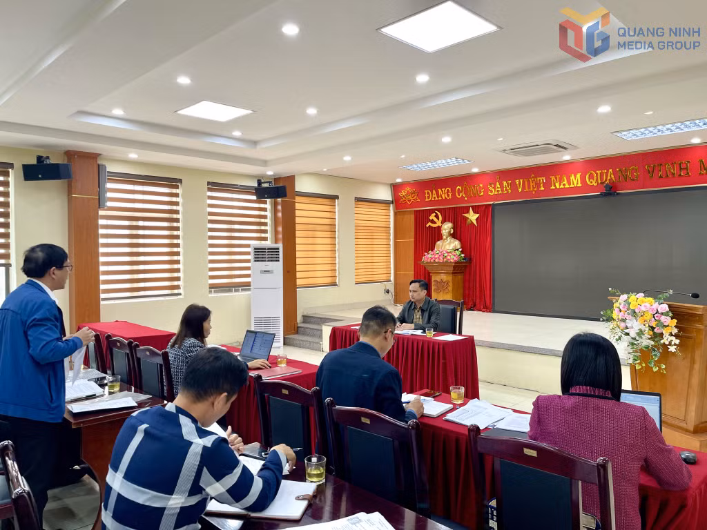 Đại diện Công ty CP Thống Nhất 508 báo cáo tình hình thực hiện Dự án đầu tư xây dựng - kinh doanh hạ tầng Khu đô thị mới phía Bắc Cầu Bang.