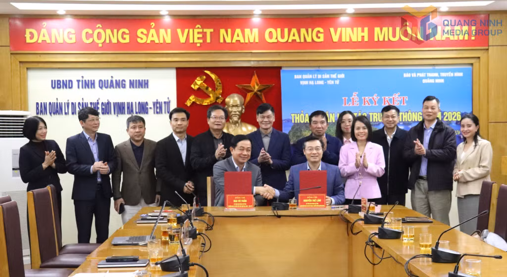 Hai bên ký kết thỏa thuận hợp tác. 