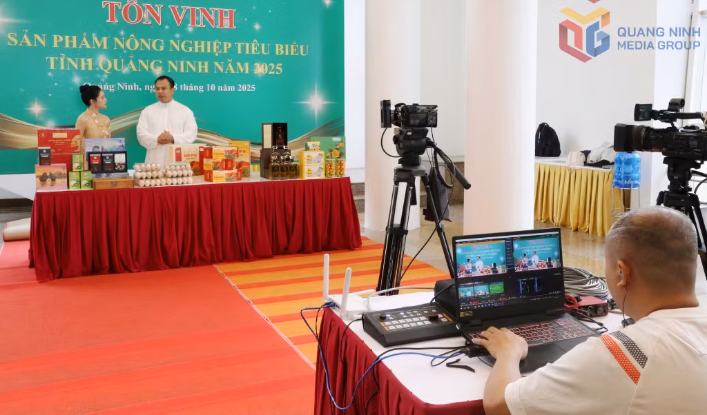 Phiên livestream quảng bá các sản phẩm nông sản của tỉnh trong Hội nghị tôn vinh sản phẩm nông nghiệp tiêu biểu tỉnh Quảng Ninh tháng 10/2025.