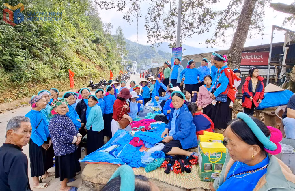 Những nét đẹp trong sinh hoạt cộng đồng của đồng bào Sán Chỉ và các dân tộc ở xã Bình Liêu gắn với cuộc sống hằng ngày là nguồn nguyên liệu quý để thúc đẩy phát triển du lịch cộng đồng.
