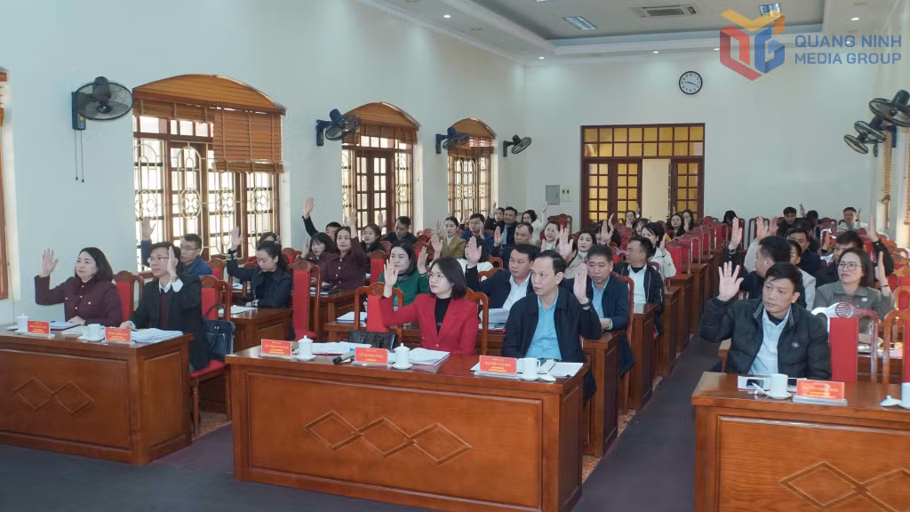 100% cử tri biểu quyết và thống nhất 30 người thuộc các cơ quan Đảng, HĐND, UBND, Ủy ban MTTQ Việt Nam phường được giới thiệu ứng cử đại biểu HĐND phường Quảng Yên, nhiệm kỳ 2026–2031.