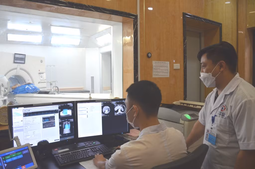 Khoa Chẩn đoán hình ảnh (Bệnh viện Đa khoa tỉnh) được đầu tư nhiều trang thiết bị hiện đại, với công nghệ tự động hóa, số hóa.