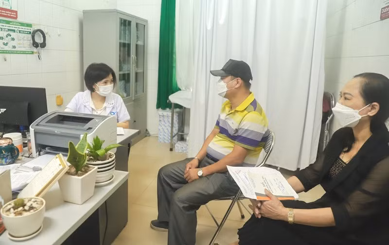 Đăng ký khám bệnh trực tuyến tại Bệnh viện Bãi Cháy, người dân không cần xếp hàng chờ đợi.