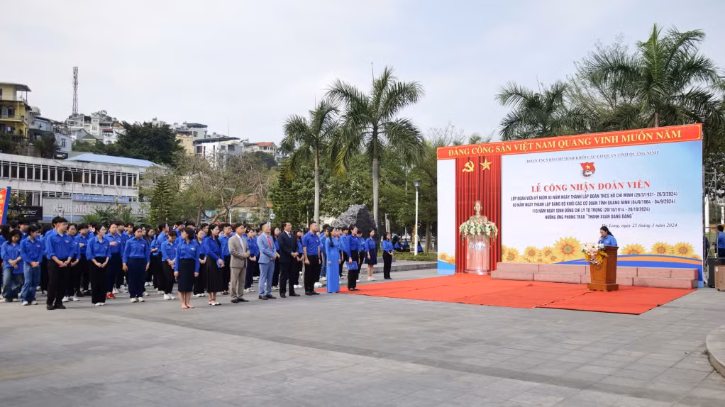 Quang cảnh Lễ kết nạp.