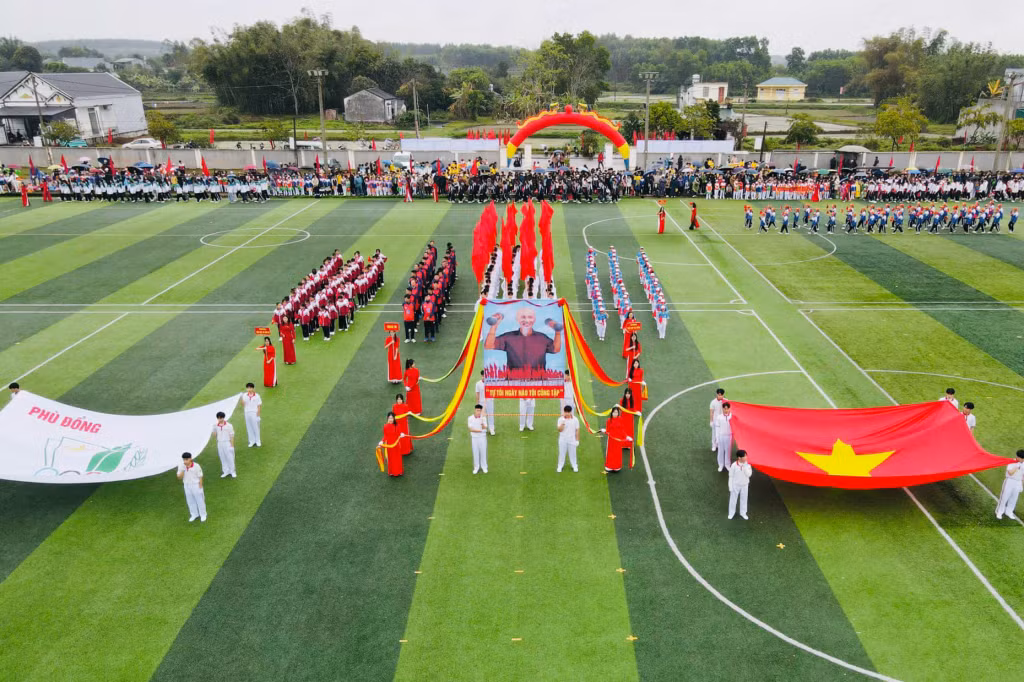 Hội khỏe Phù Đổng huyện Đầm Hà lần thứ VI năm 2024 thú hút đông đảo học sinh từ 16 đơn vị trường học trên địa bàn tham gia.