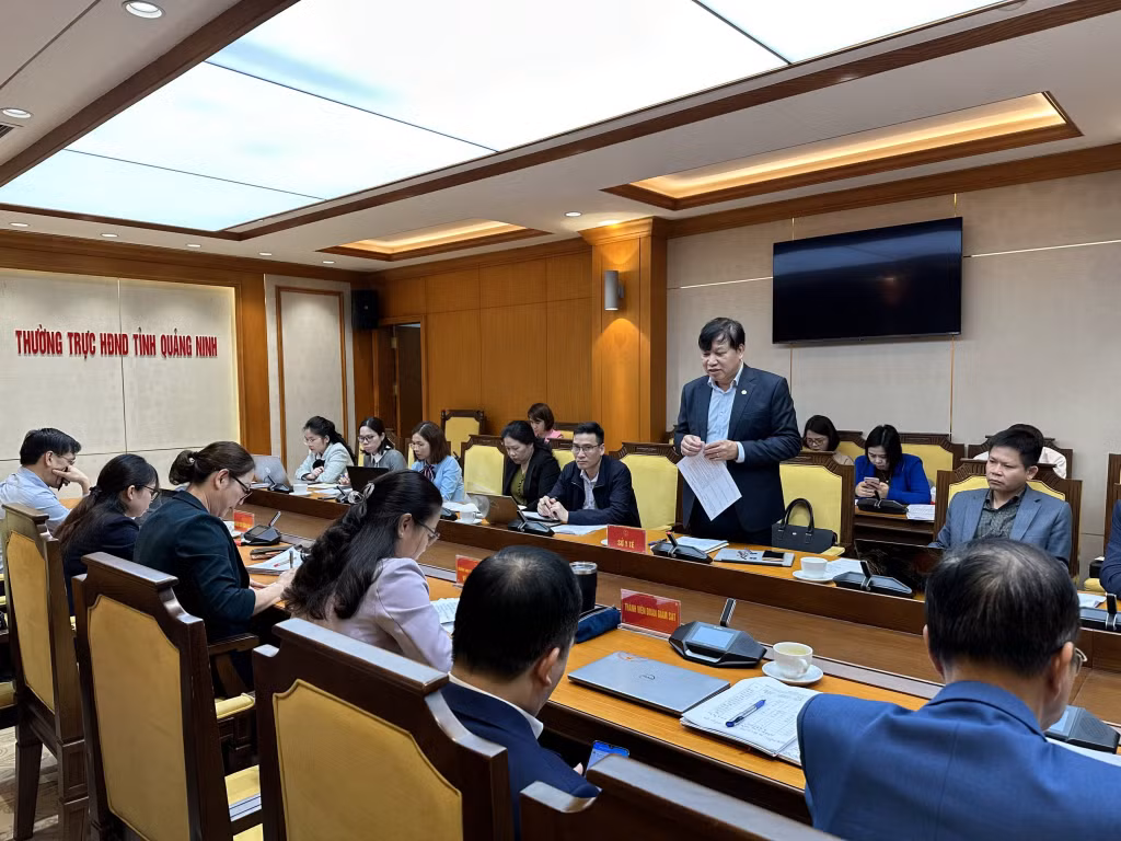 Sở Y tế Quảng Ninh báo cáo Ban Văn hóa Xã hội - HĐND tỉnh về công tác quản lý nhà nước về an toàn thực phẩm trên địa bàn tỉnh từ năm 2021 đến nay.