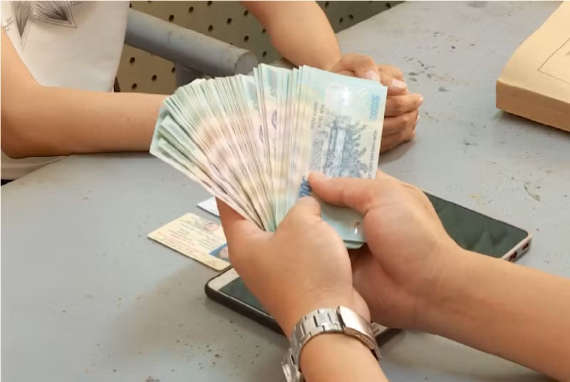 Số tiền Nguyễn Thanh Hoài lừa các nạn nhân được Cơ quan điều tra thu giữ.