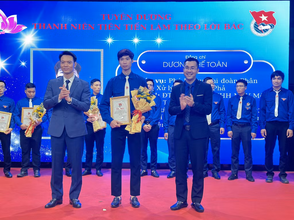 Các cá nhân được khen thưởng đều có thành tích xuất sắc tiêu trong lao động, đạt danh hiệu thợ giỏi cấp tập đoàn, đạt giải trong các cuộc thi từ cấp Đoàn Than.