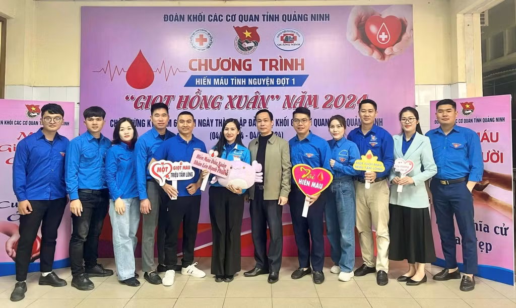 Chương trình thể hiện trách nhiệm của tuổi trẻ Khối các cơ quan tỉnh với cộng đồng, xã hội.