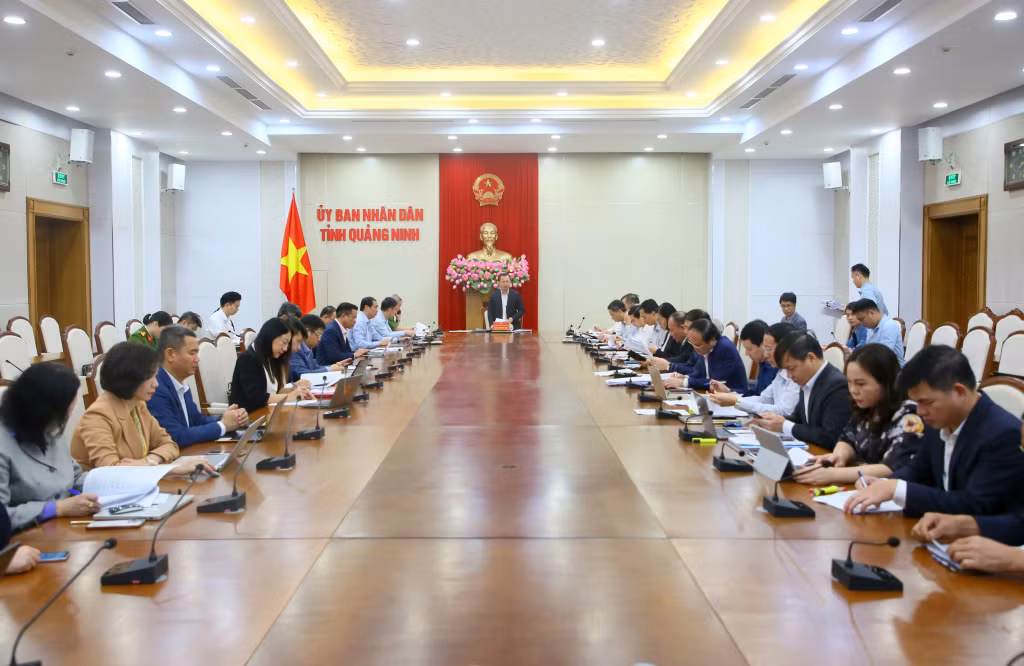 Quang cảnh cuộc họp.