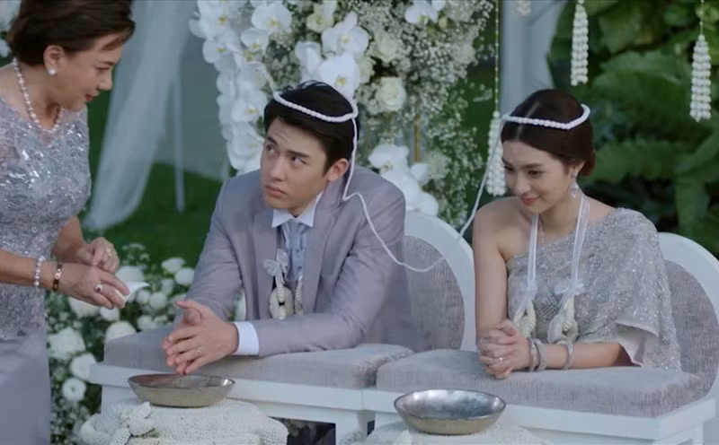 Ca khúc nhạc nền phim - "Heart ordered love" có giai điệu bắt tai, lắng đọng cũng là điểm thu hút của phim.