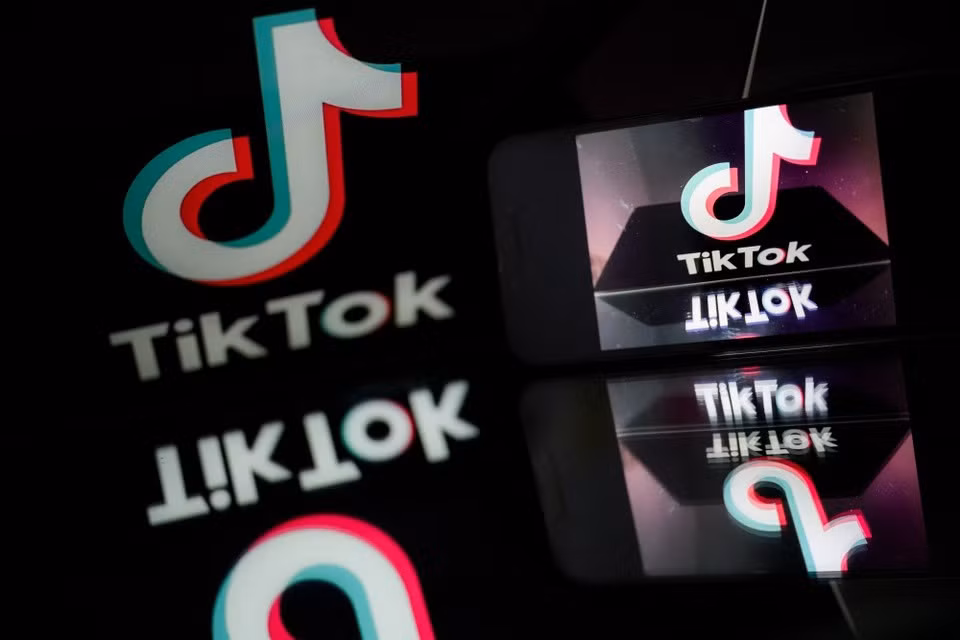 Hạ viện Mỹ vừa thông qua lệnh cấm hoặc buộc TikTok bán mình. Ảnh: Bloomberg.