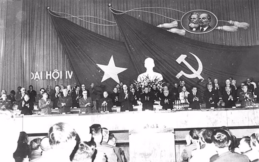 Quang cảnh Đại hội đại biểu toàn quốc lần thứ IV của Đảng. Ảnh tư liệu