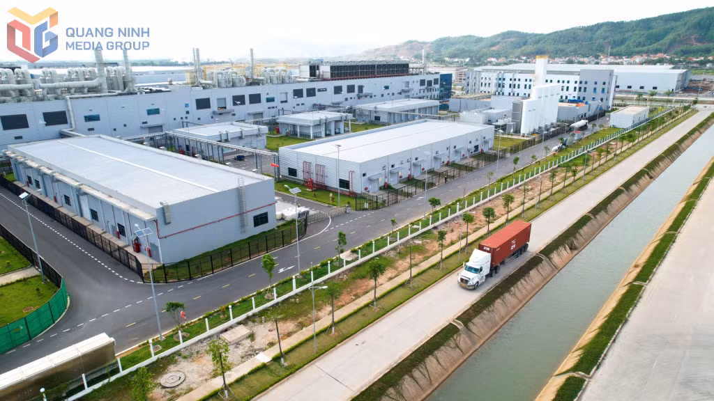 KCN Sông Khoai đang ngày càng thu hút được nhiều nhà đầu tư thứ cấp vào triển khai các dự án thuộc lĩnh vực công nghiệp chế biến chế tạo có hàm lượng KHCN cao, phù hợp với định hướng phát triển xanh và bền vững của tỉnh Quảng Ninh trong tương lai.