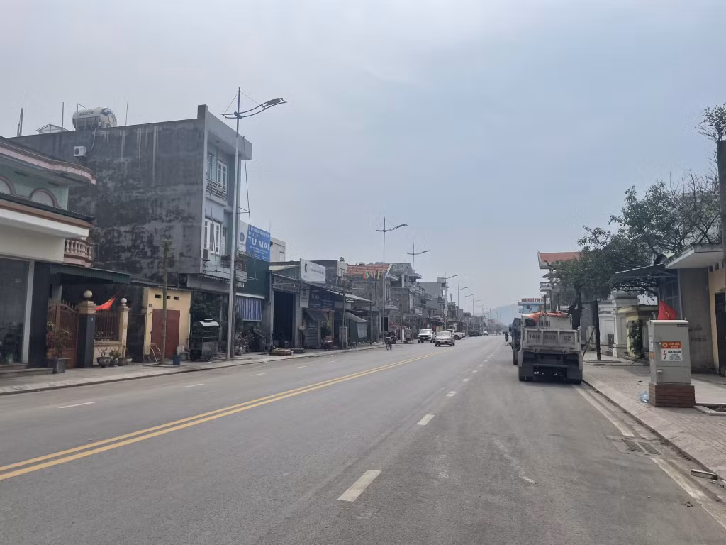 Tuyến đường Vũng Đục (phường Cẩm Đông, TP Cẩm Phả) được mở rộng khang trang.