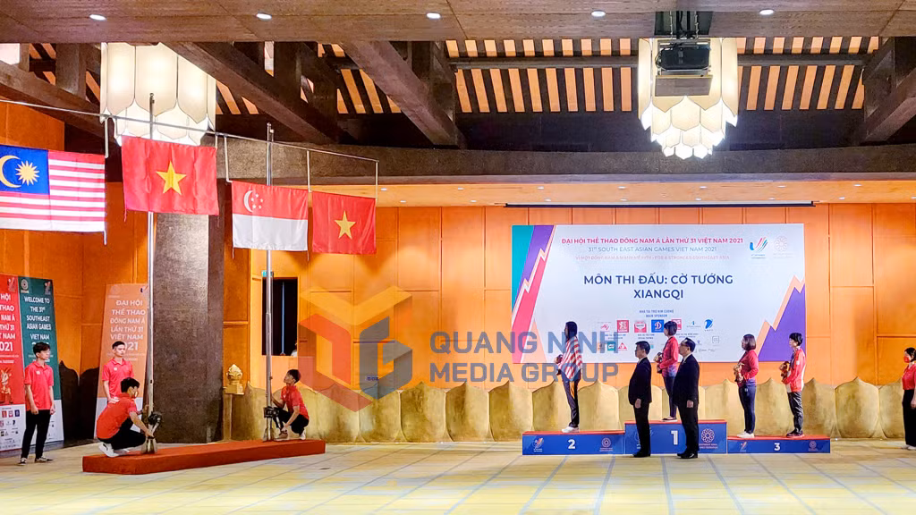 Phút thượng cờ Quốc ca Việt Nam.
