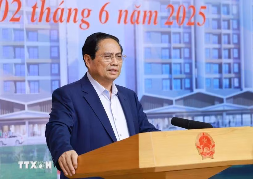 Thủ tướng Phạm Minh Chính chủ trì Hội nghị triển khai Nghị quyết của Quốc hội về thí điểm một số cơ chế, chính sách đặc thù phát triển nhà ở xã hội. (Ảnh: Dương Giang/TTXVN)