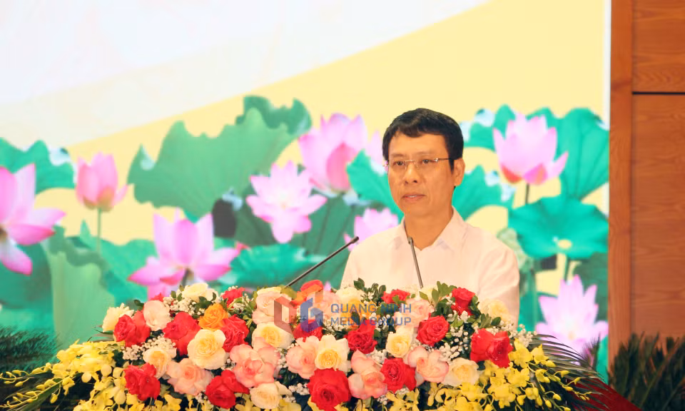 Đồng chí Nguyễn Hồng Dương, Ủy viên Ban Thường vụ Tỉnh ủy, Trưởng Ban Tuyên giáo và Dân vận Tỉnh ủy, phát biểu tại hội nghị.