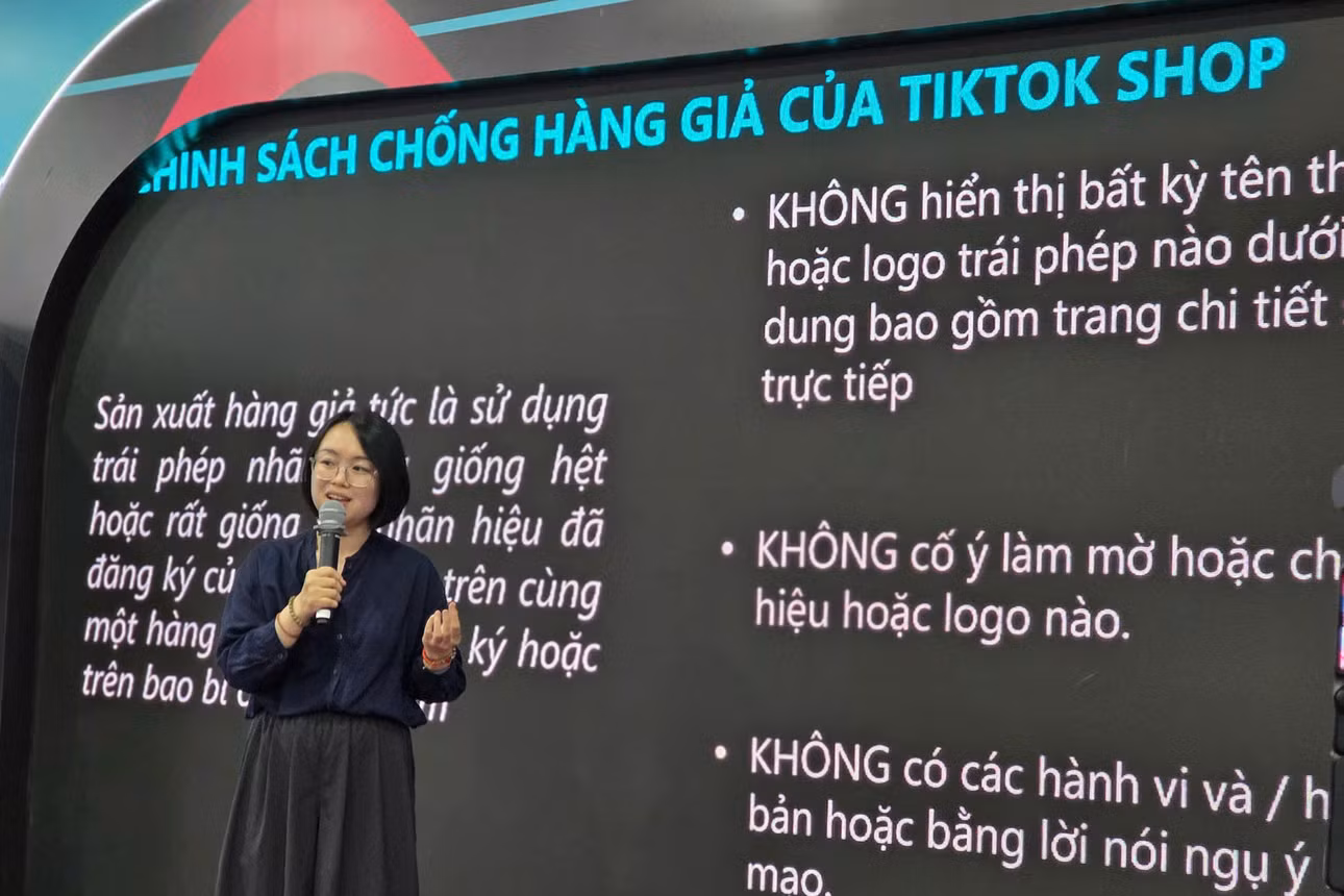 Bà Nguyễn Thị Cẩm Giang, đại diện TikTok Shop phát biểu: TikTok Shop xây dựng hệ thống Chính sách chặt chẽ về nội dung, quảng cáo và bán hàng. Ảnh: PV