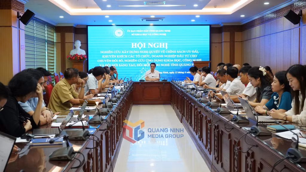 Quang cảnh hội nghị.
