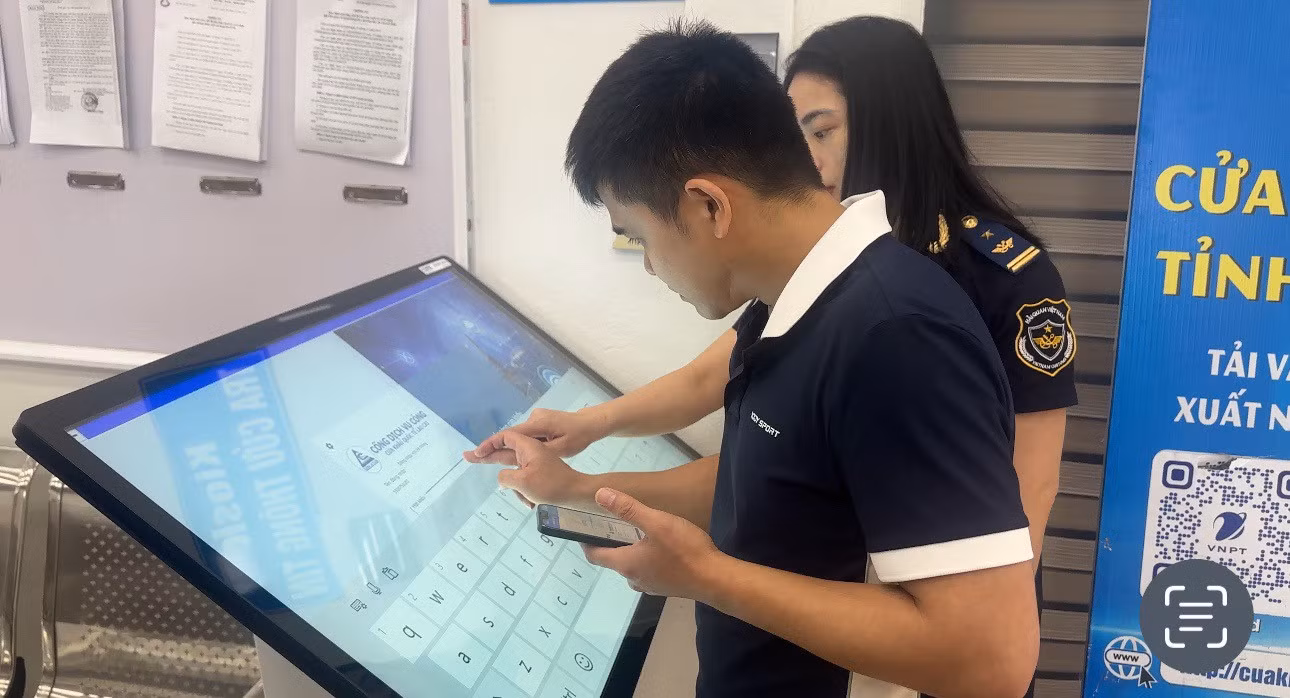 Cửa khẩu số tại Lào Cai giúp doanh nghiệp Việt xuất, nhập khẩu tiết kiệm được thời gian, chi phí. Ảnh: Minh Phương/Báo Tin tức và Dân tộc