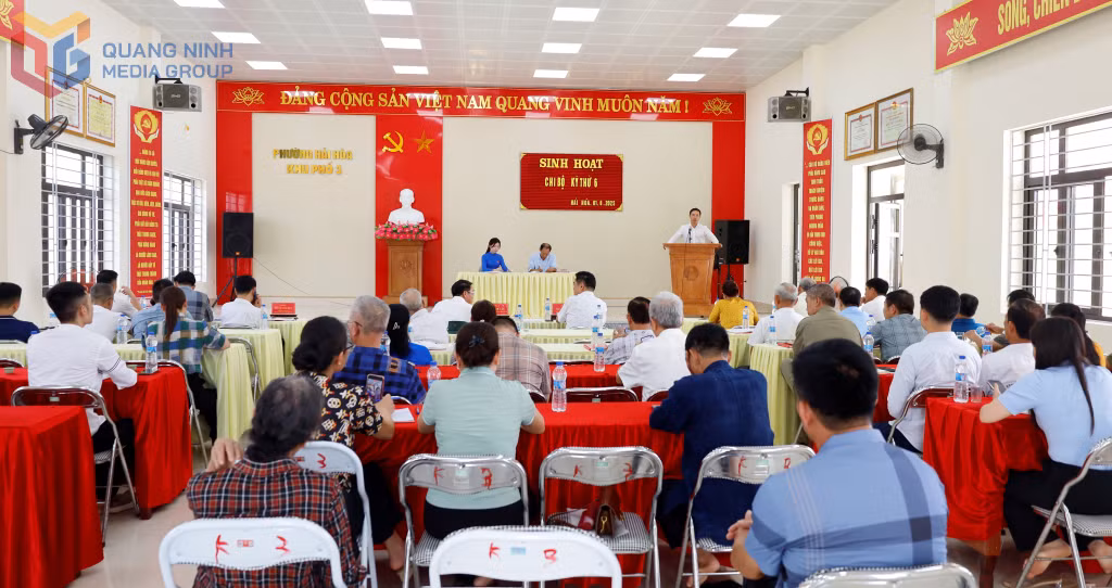 Quang cảnh sinh hoạt Chi bộ khu 3, phường Hải Hòa, TP Móng Cái.