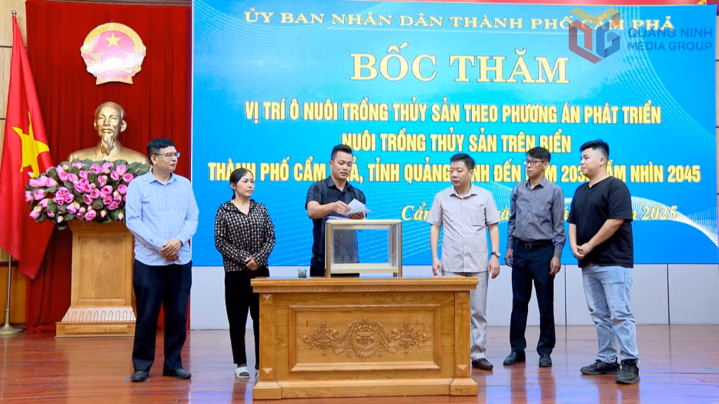 Việc tổ chức bốc thăm có sự giám sát chặt chẽ của các cơ quan có thẩm quyền