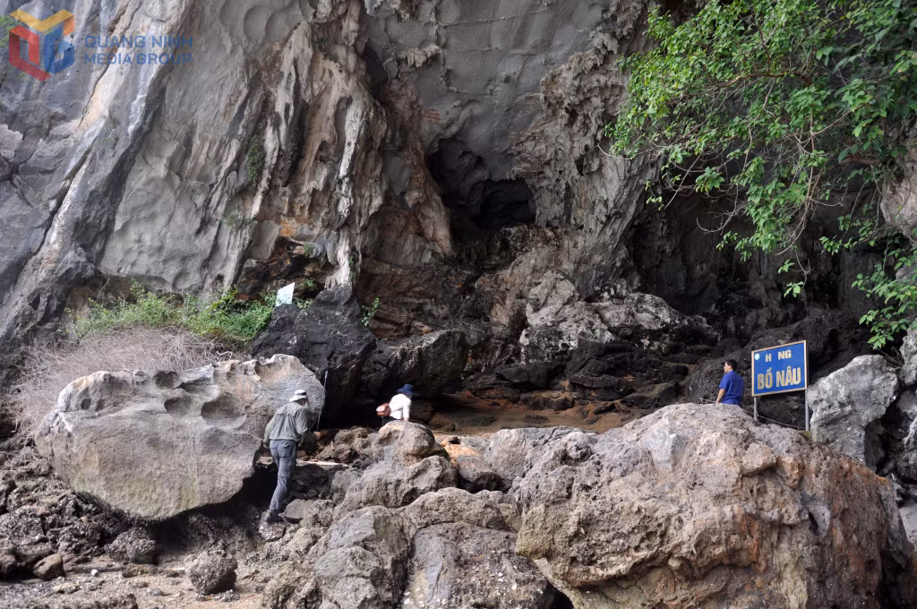 Hang Bồ Nâu những năm gần đây hầu như không đón khách tham quan.