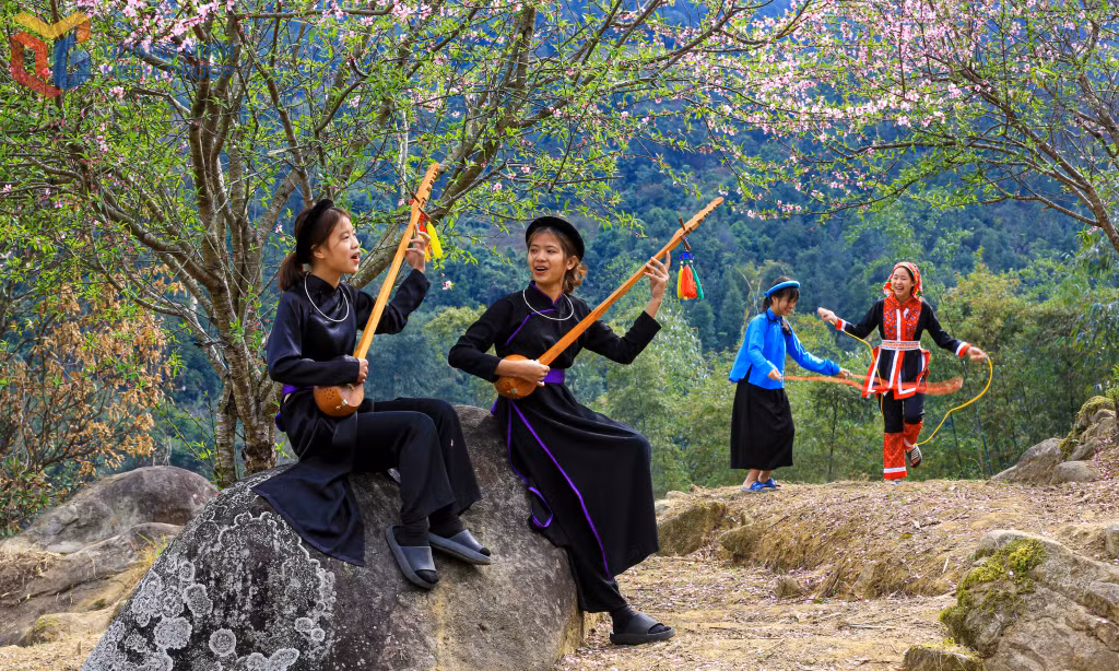 Bình Liêu quan tâm, đầu tư gìn gìn, phát huy giá trị văn hóa để phát triển du lịch, nâng cao đời sống nhân dân.