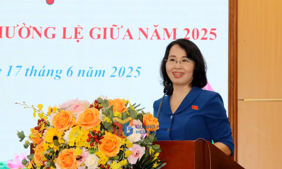 Đồng chí Trịnh Thị Minh Thanh, Phó Bí thư Thường trực Tỉnh ủy, Chủ tịch HĐND tỉnh, phát biểu tại hội nghị.
