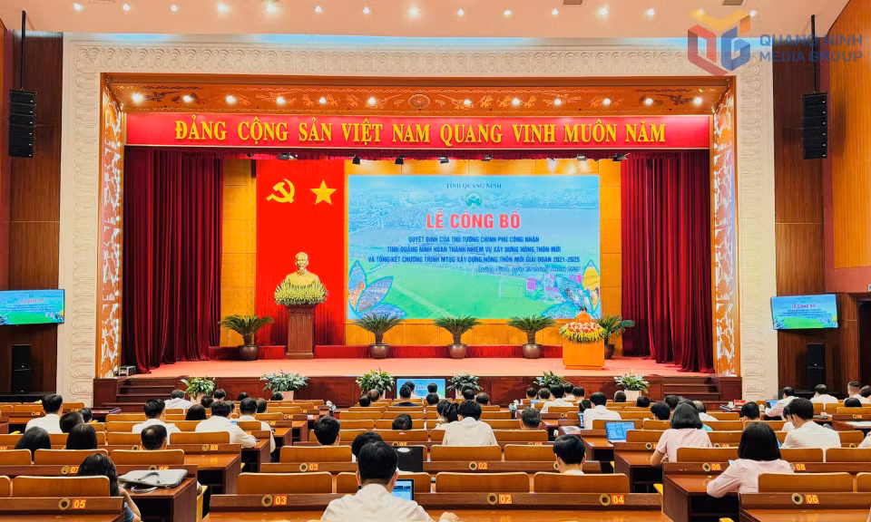 Quang cảnh lễ công bố.