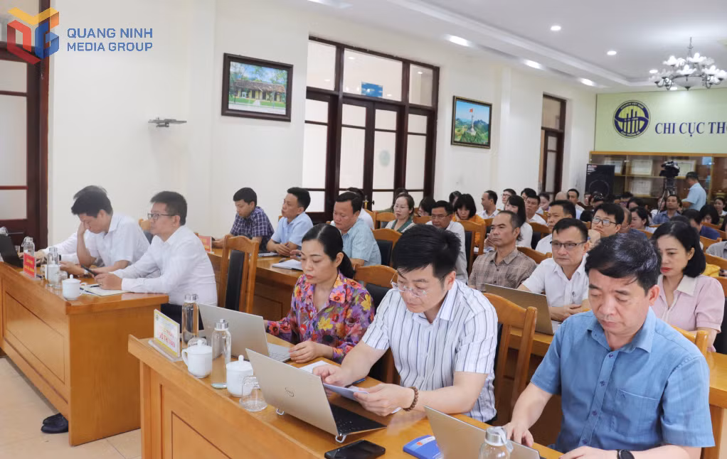 Các đại biểu tham dự hội nghị.