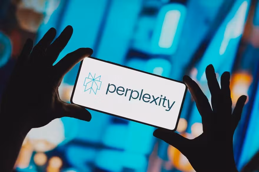 Truyền thông đưa tin Apple và Meta đều muốn mua startup AI Perplexity.