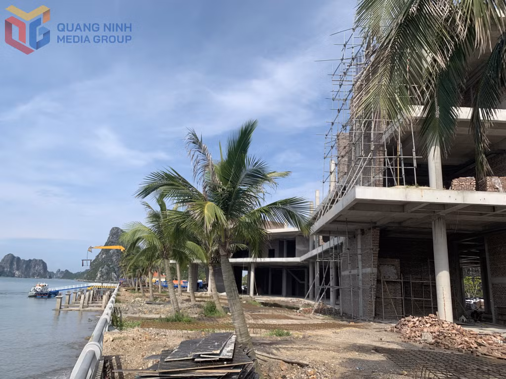 Bến thứ 2 Công ty TNHH MTV Du lịch Mai Quyền thi công đang gấp rút hoàn thiện để đưa vào khai thác năm 2026.