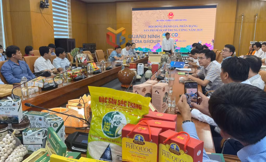 Quang cảnh hội nghị đánh giá các sản phẩm OCOP năm 2025 (lần 1).